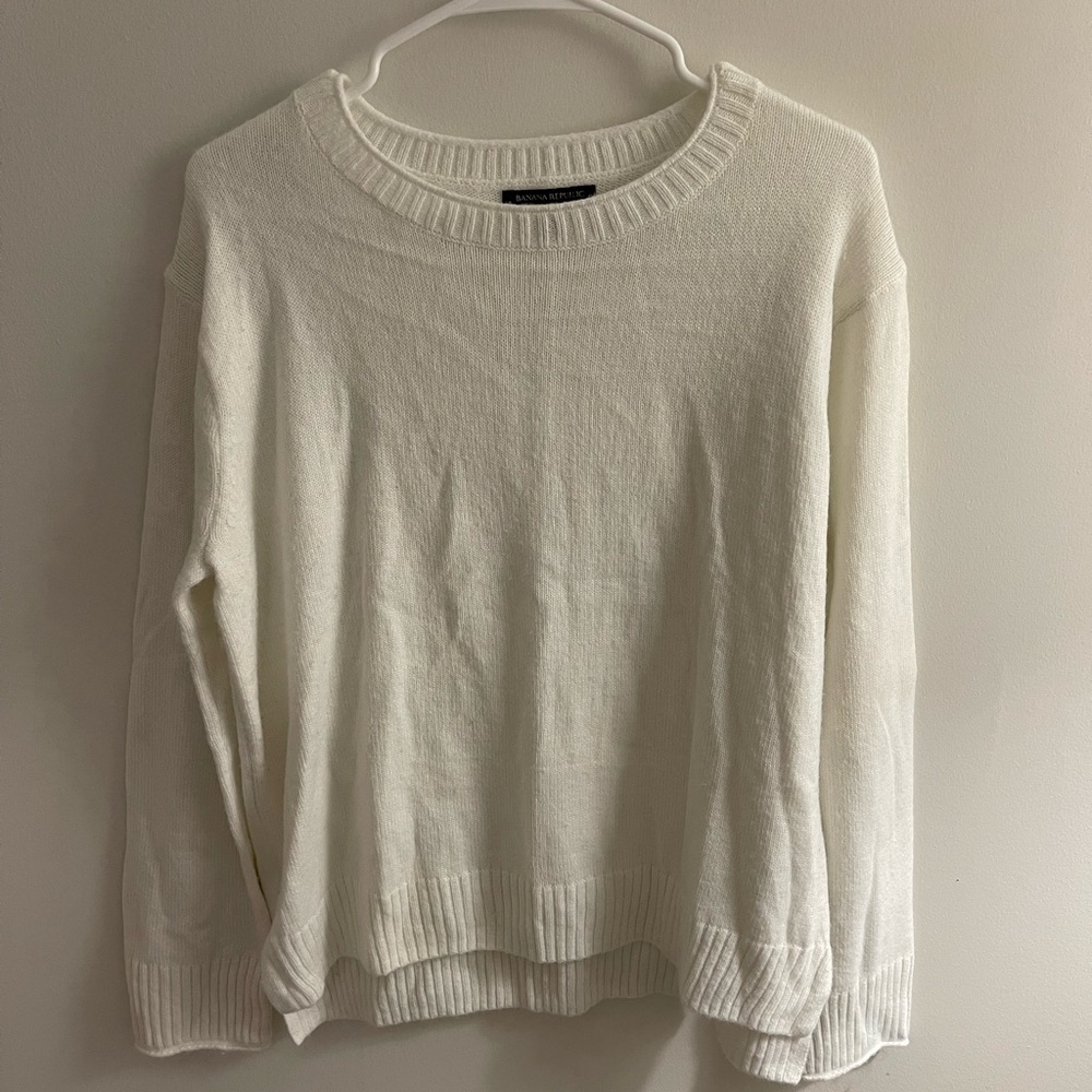 White crew neck Banana Republic Sweater